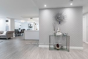 3650 Kaneff Cres, unit 1407 for sale - image #5