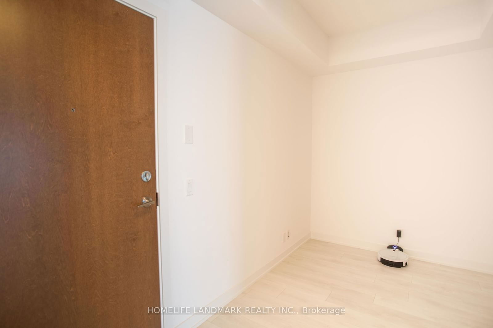 2212 Lake Shore Blvd W, unit 313 for rent - image #3