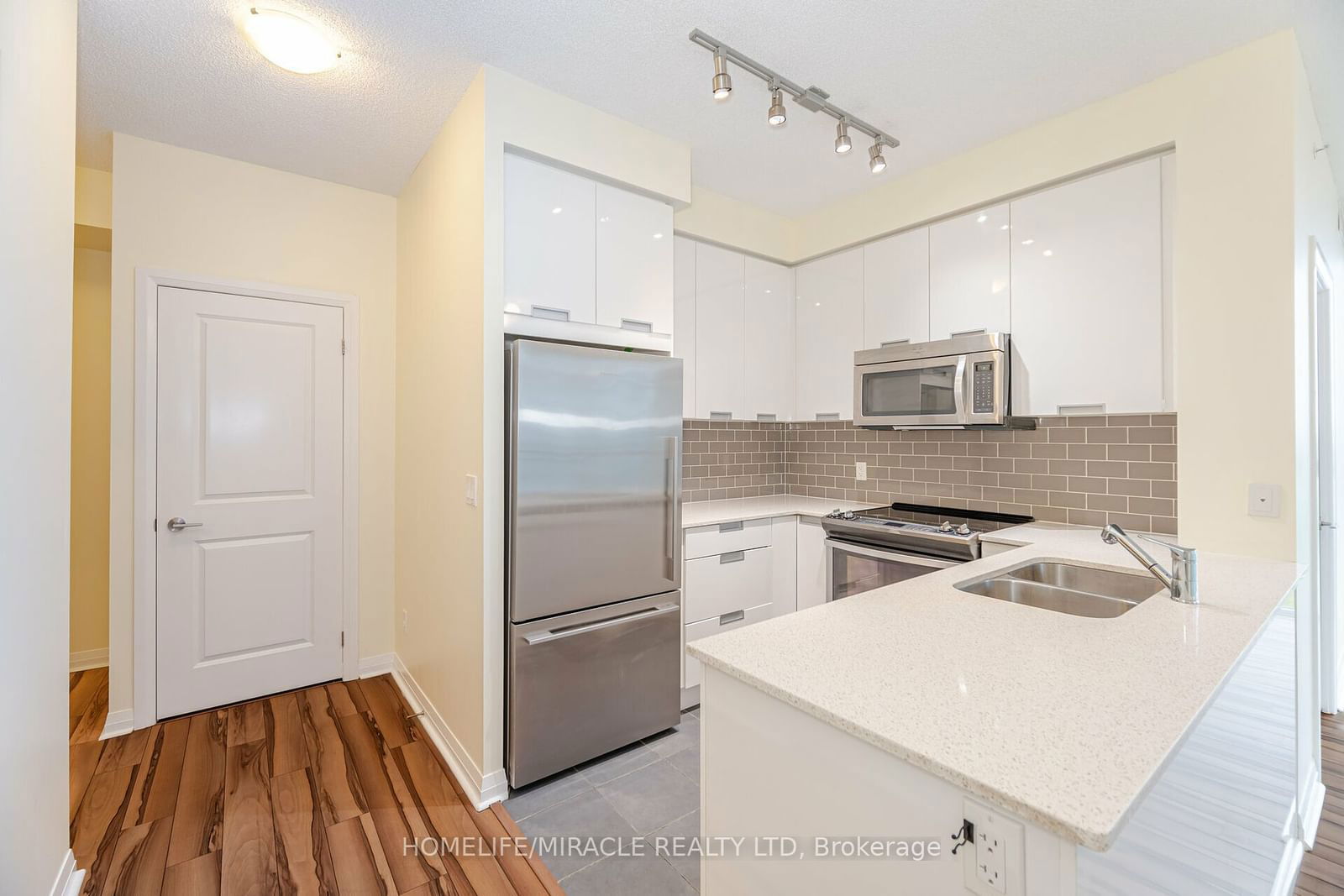 55 Eglinton Ave W, unit 602 for sale - image #9