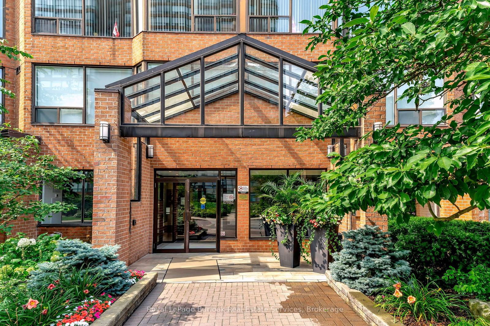 1270 MAPLE CROSSING Blvd, unit 306 for sale - image #3