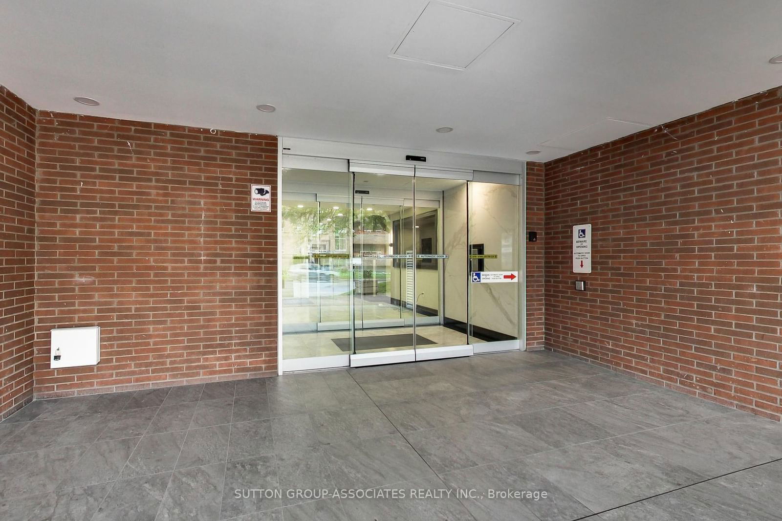 1881 Jane St, unit 605 for sale - image #2