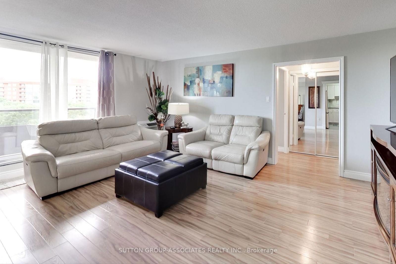 1881 Jane St, unit 605 for sale - image #6