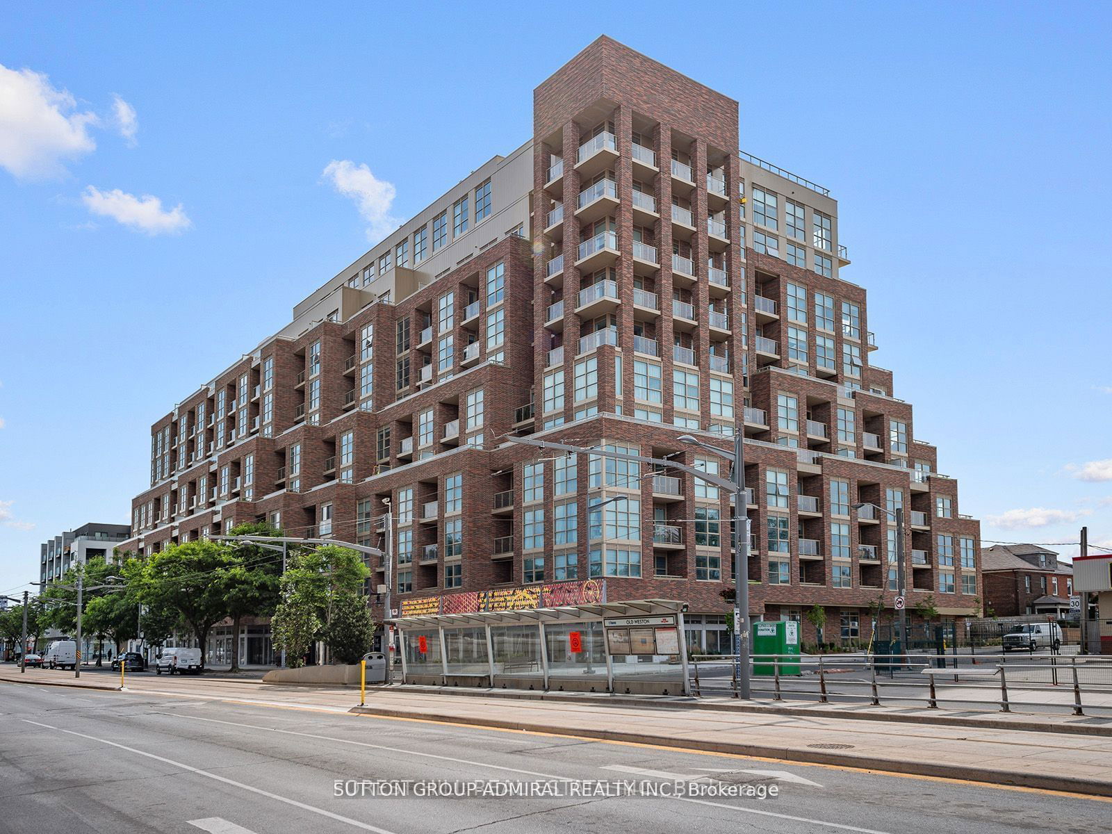 1787 St. Clair Ave W, unit 817 for rent