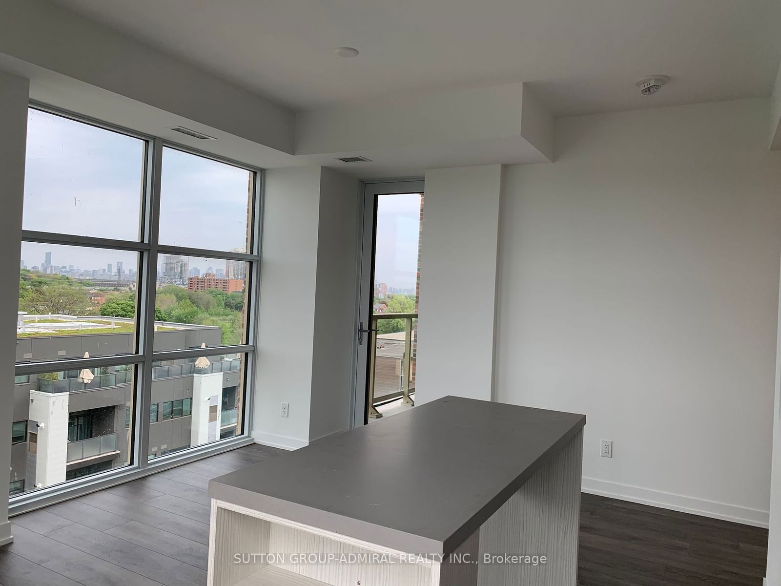 1787 St. Clair Ave W, unit 817 for rent - image #11