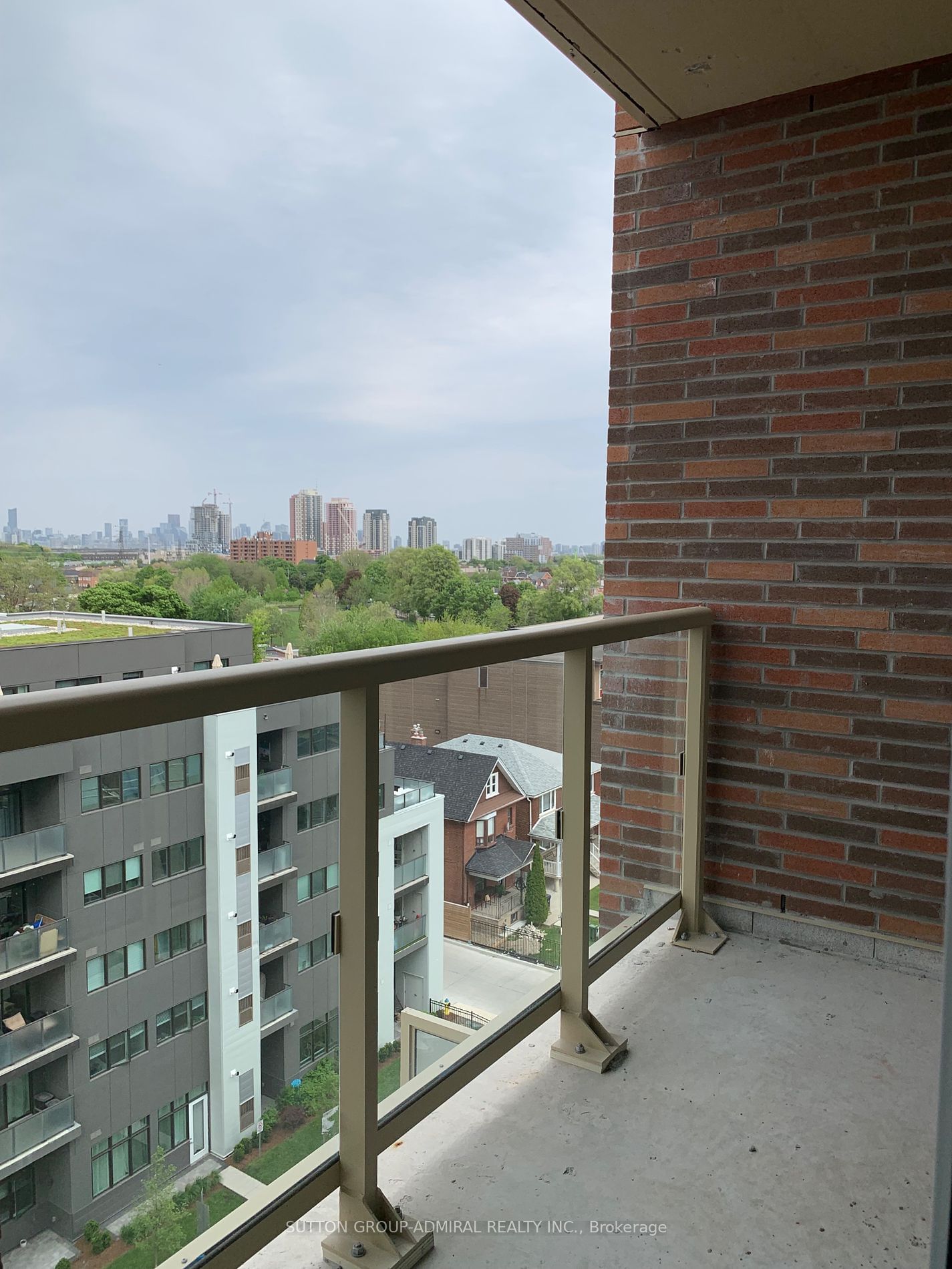 1787 St. Clair Ave W, unit 817 for rent