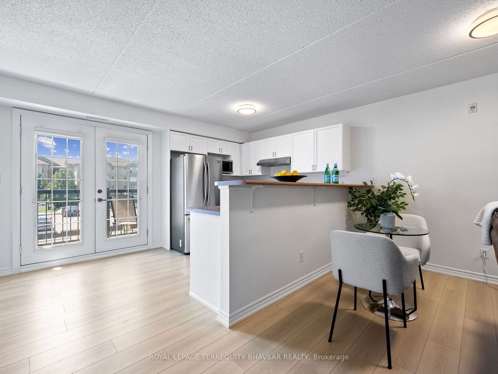 2065 Appleby Line, unit 212 for sale - image #10