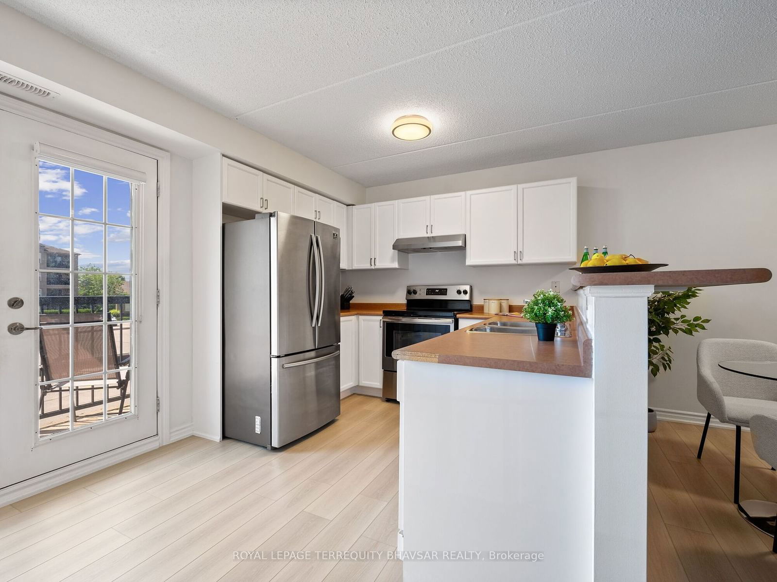 2065 Appleby Line, unit 212 for sale - image #14