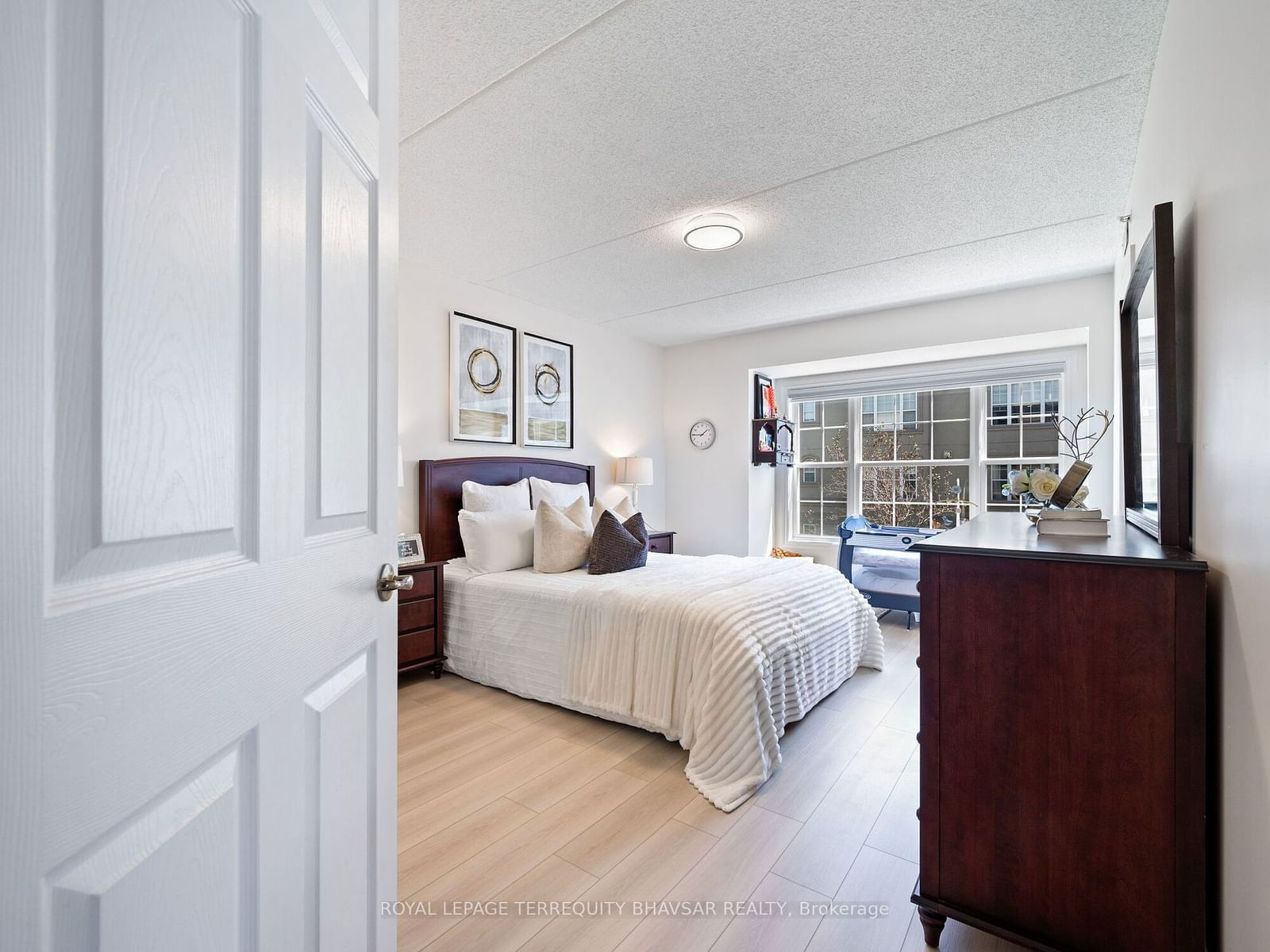 2065 Appleby Line, unit 212 for sale - image #15