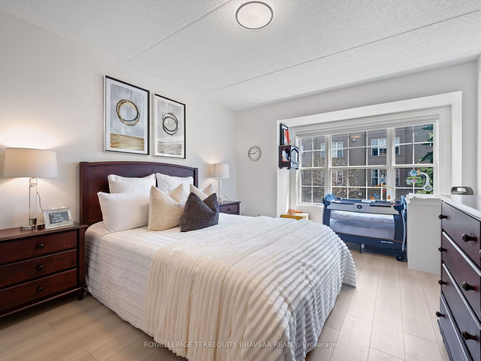 2065 Appleby Line, unit 212 for sale - image #16