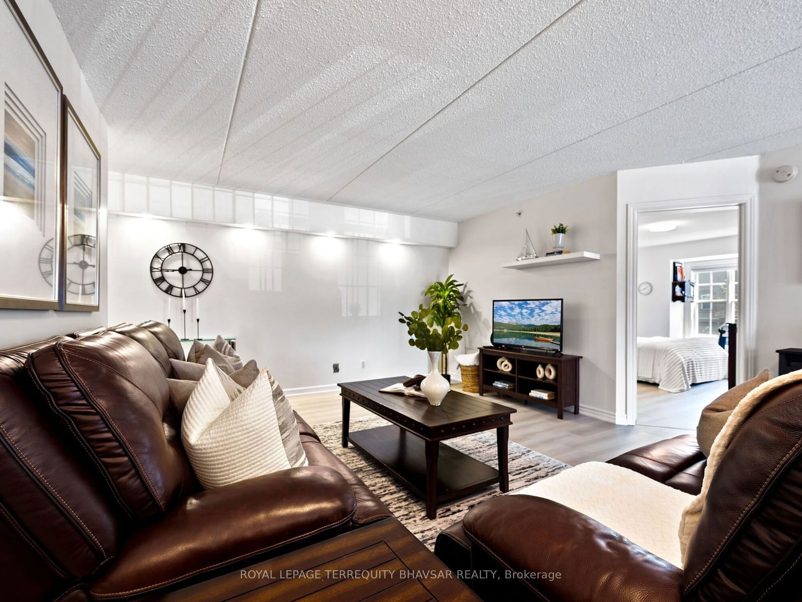 2065 Appleby Line, unit 212 for sale - image #8