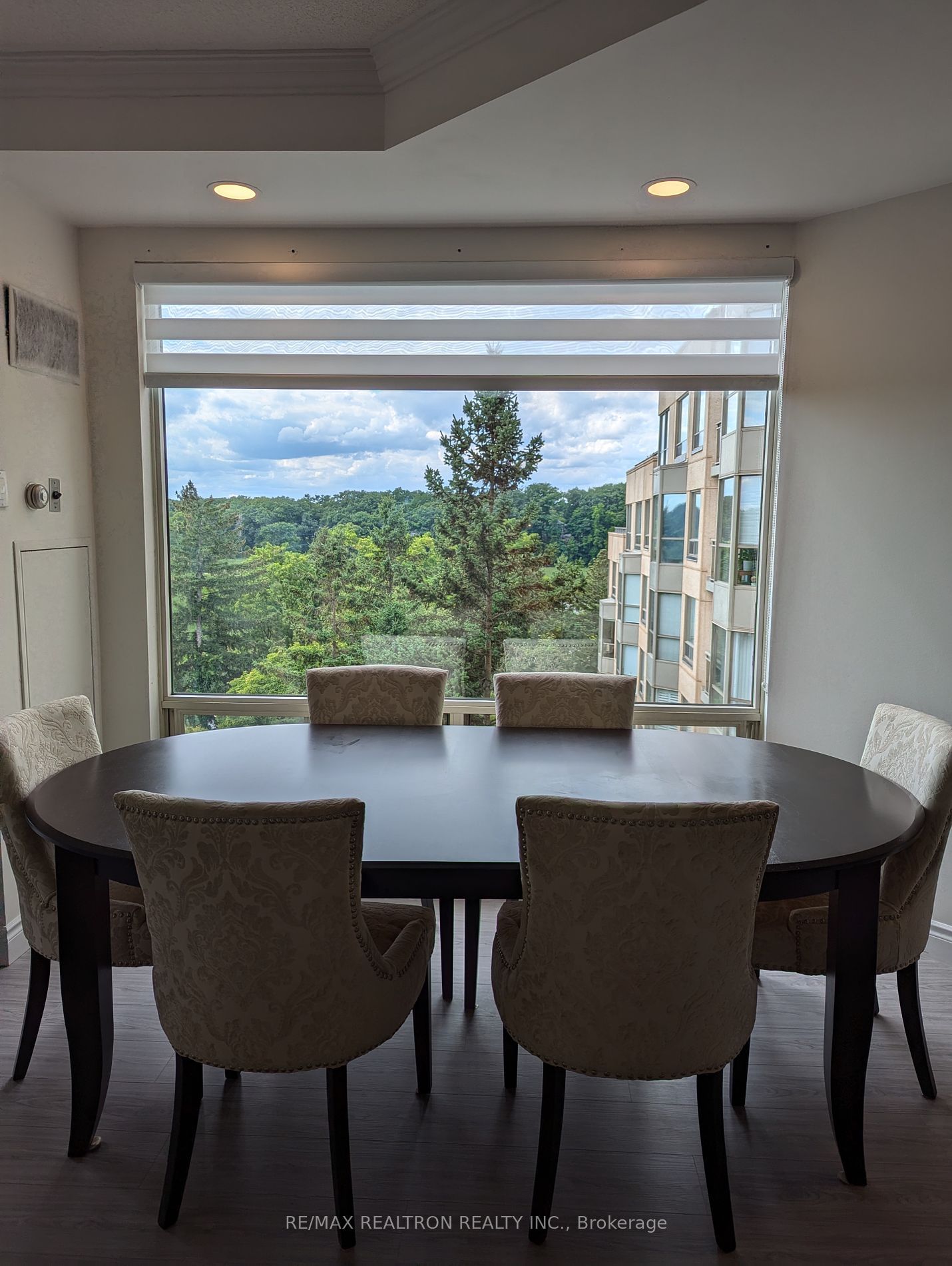 2511 Lakeshore Rd, unit 528 for rent - image #23