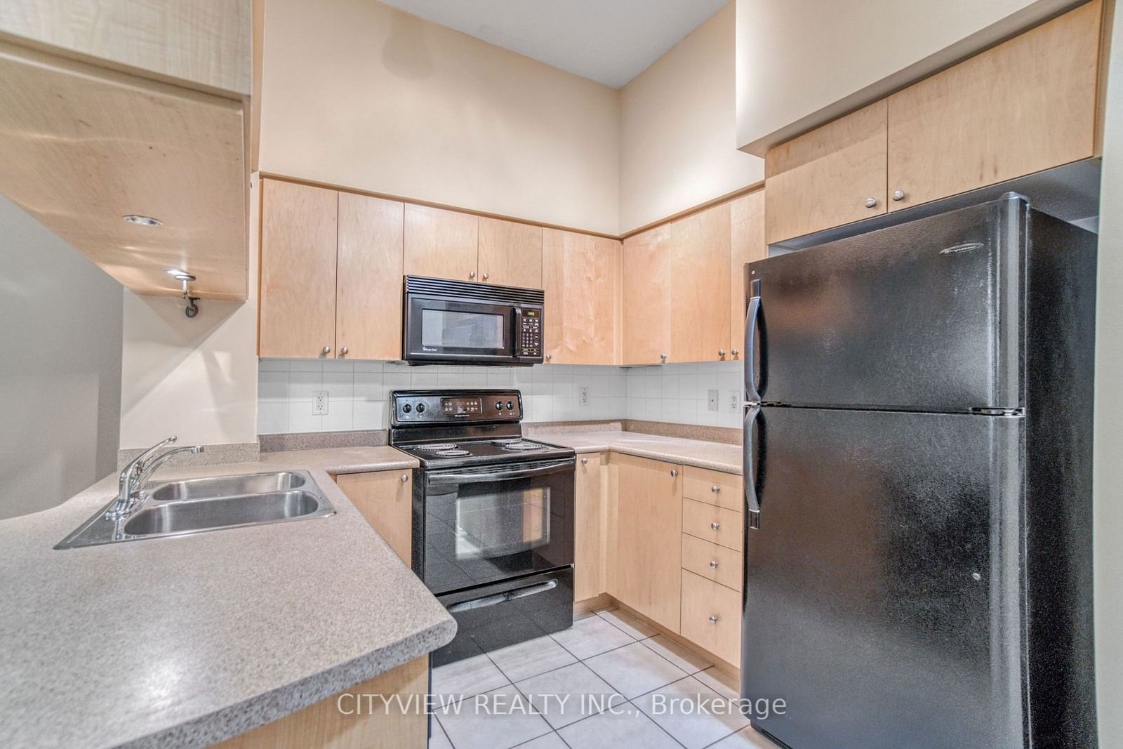 320 City Centre Dr, unit 109 for sale - image #14