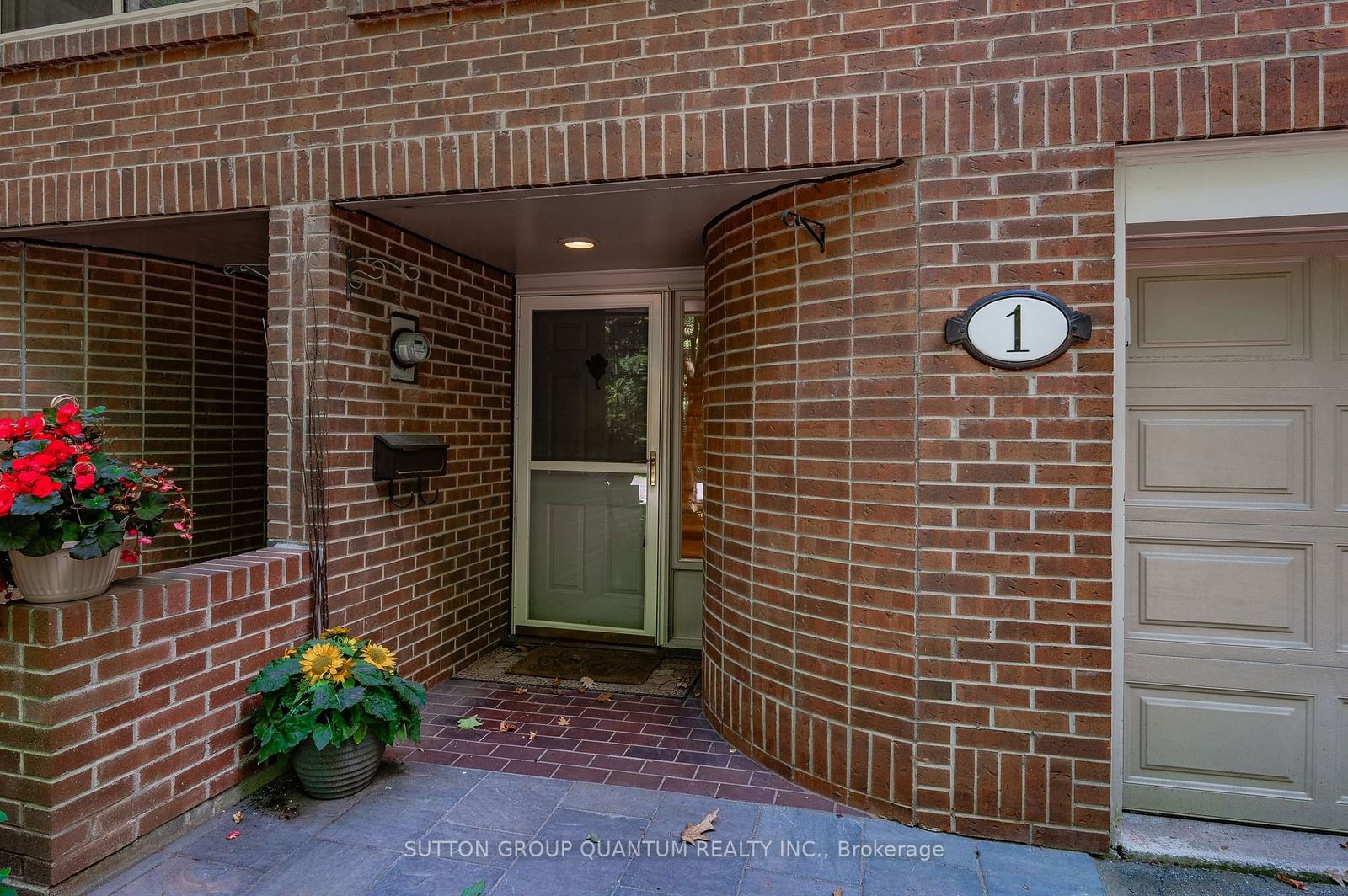 1250 Marlborough Crt, unit 1 for sale - image #4