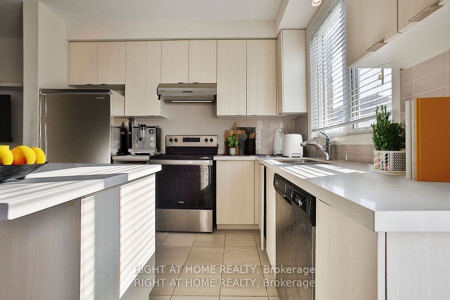 50 Edinburgh Dr, unit 32 for sale - image #8