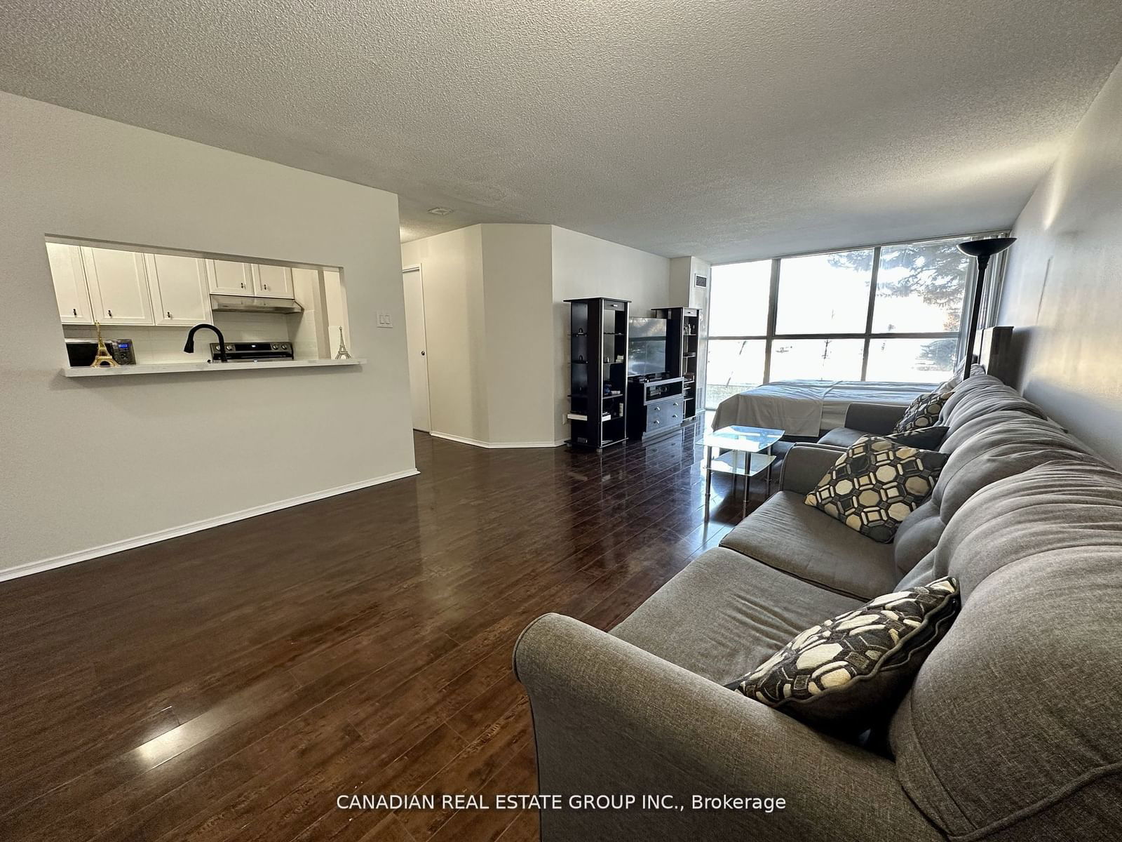 25 Trailwood Dr, unit 103 for sale - image #4