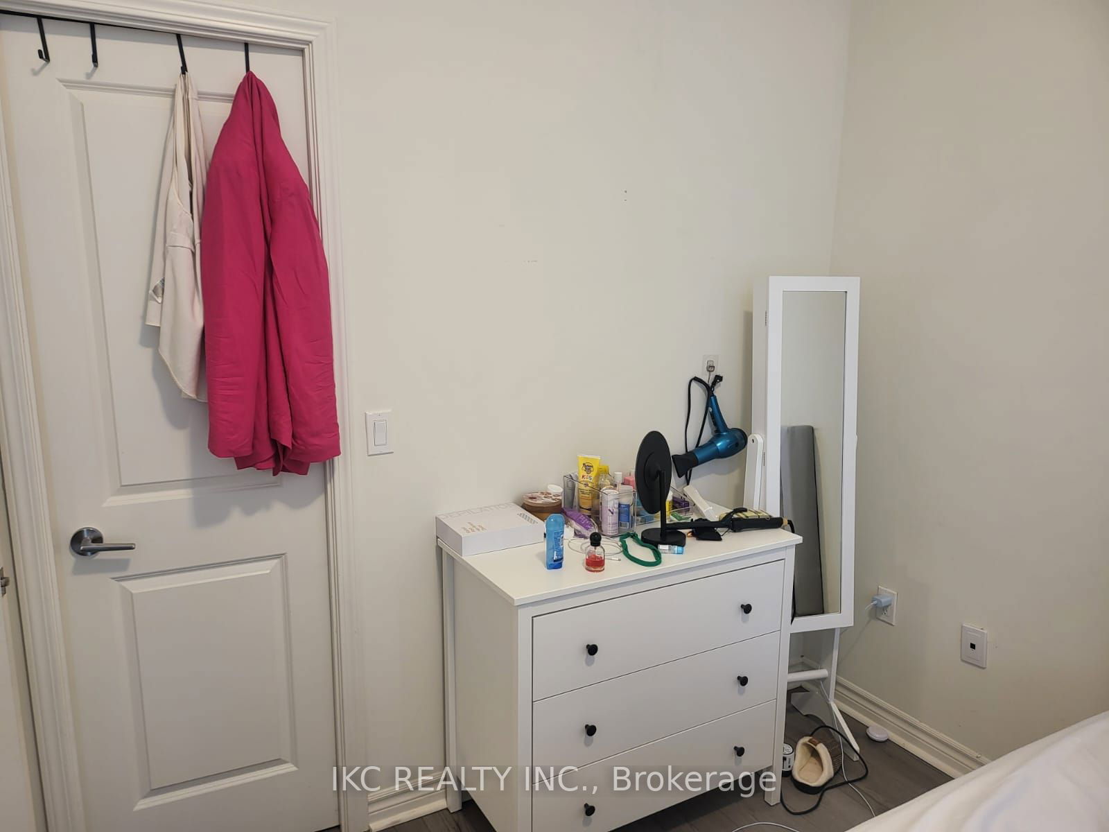 349 Rathburn Rd, unit 101 for rent - image #8