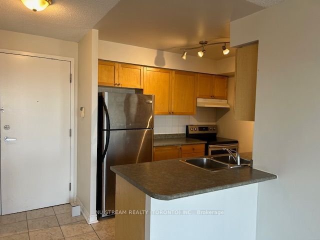 55 Strathaven Dr, unit 715 for rent - image #2