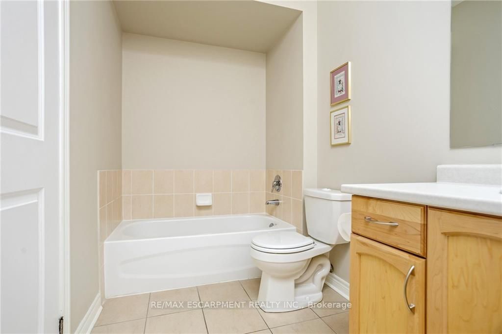 383 Main St E, unit 212 for sale - image #18