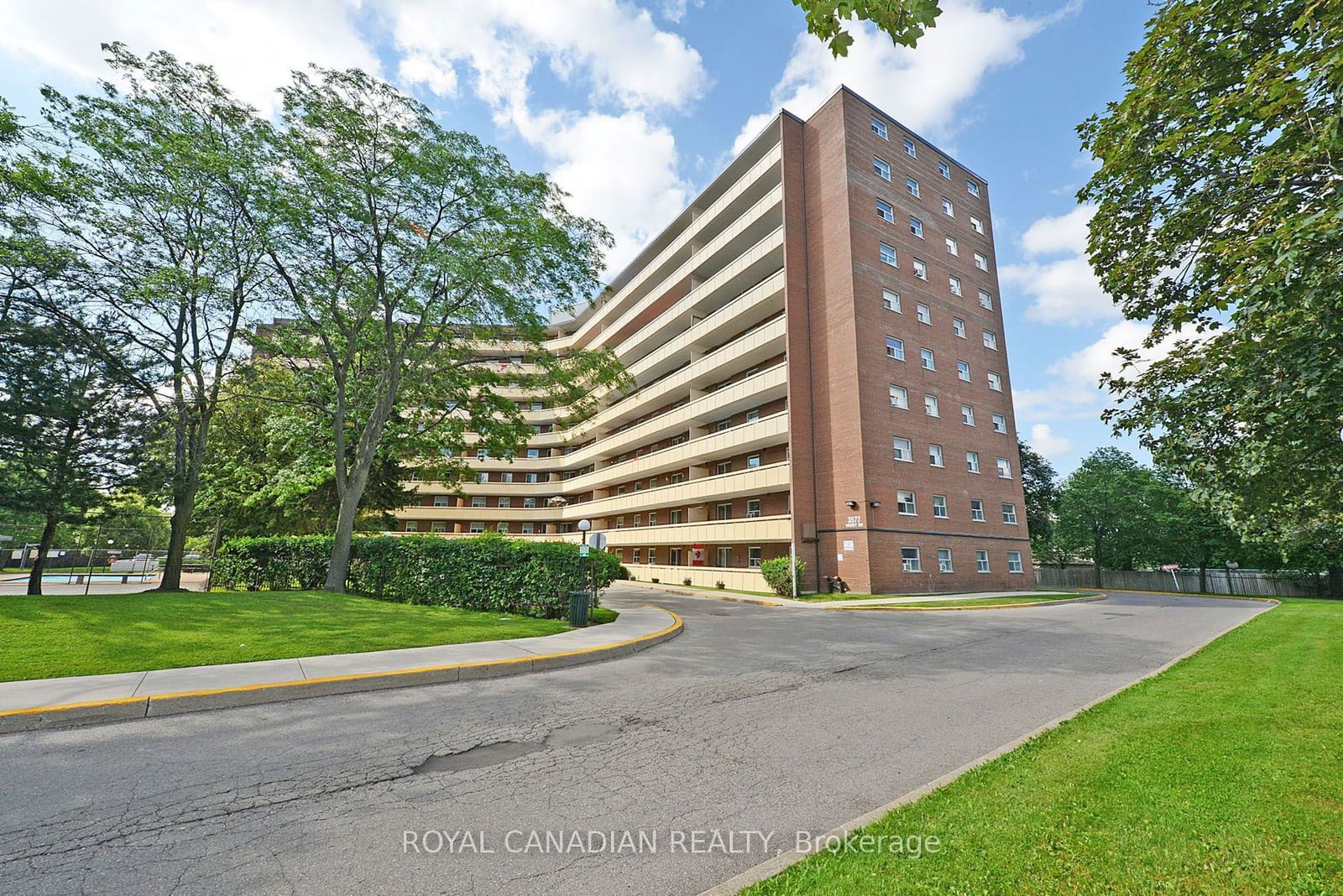 3577 Derry Rd E, unit 311 for sale - image #1