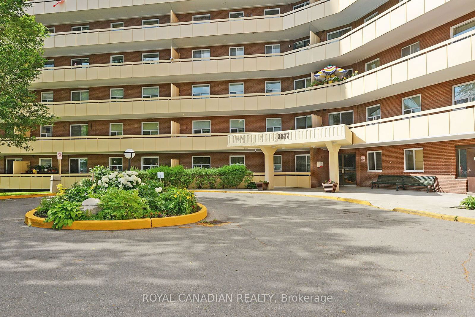 3577 Derry Rd E, unit 311 for sale - image #2