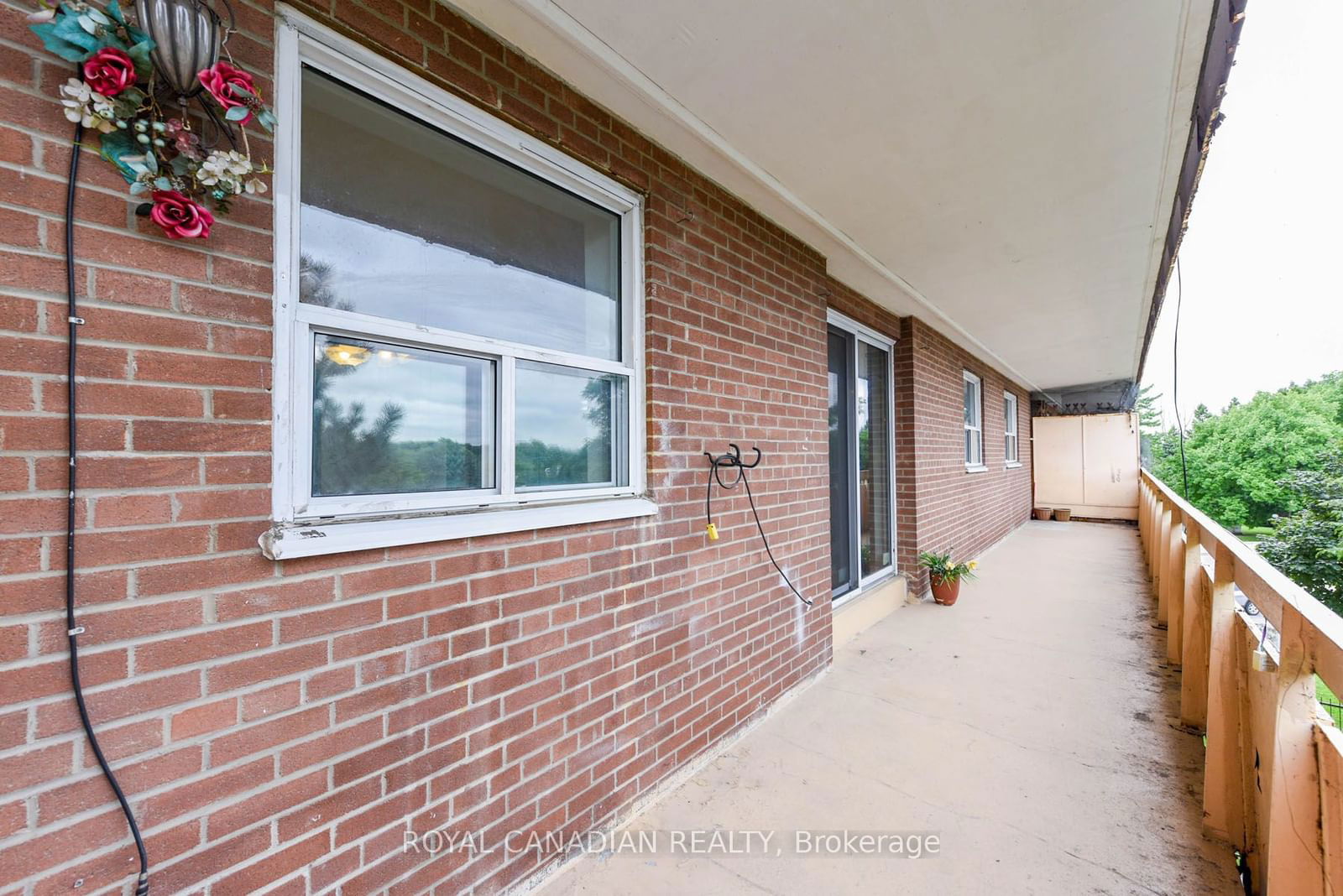 3577 Derry Rd E, unit 311 for sale