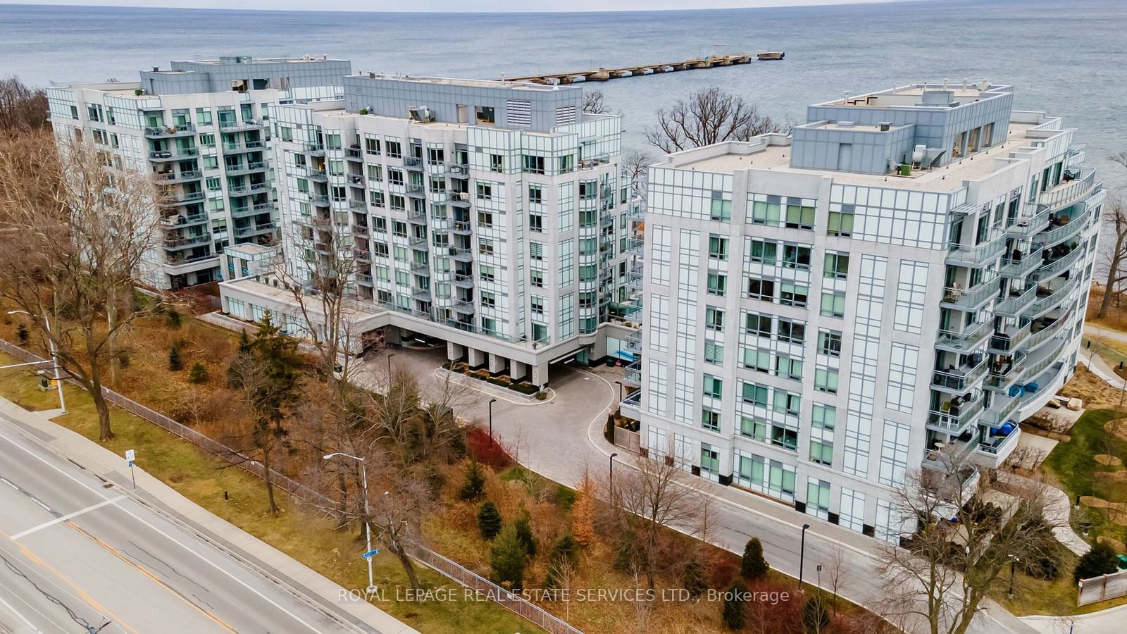 3500 Lakeshore Rd W, unit 327 for rent - image #1