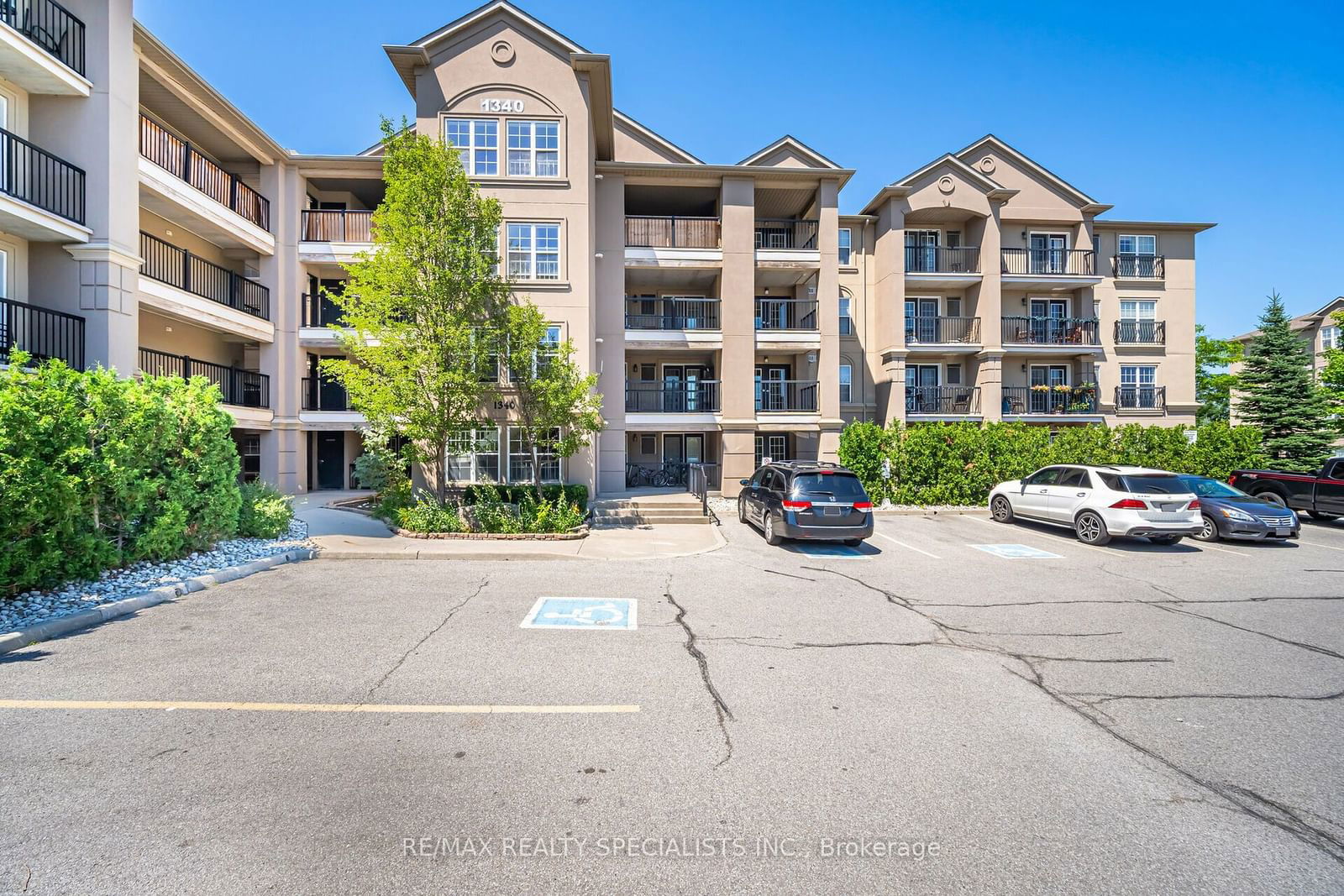 1340 Main St E, unit 403 for sale