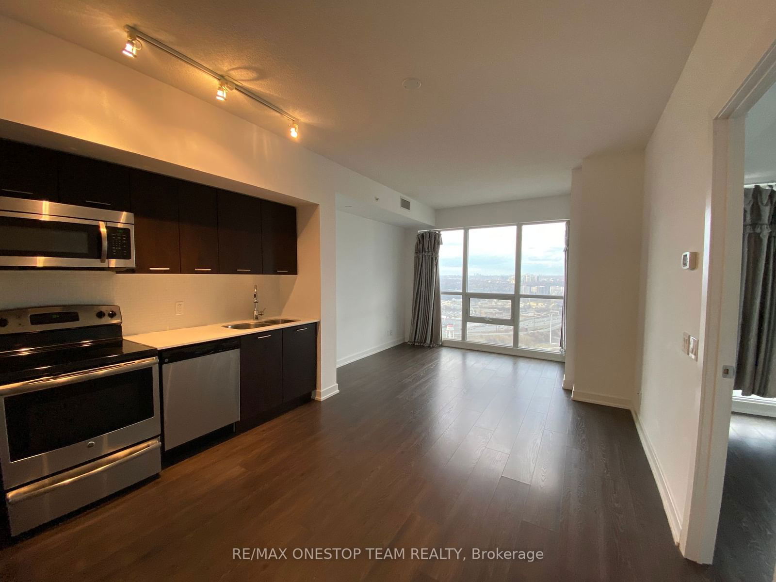 2220 Lake Shore Blvd W, unit 3806 for rent - image #3