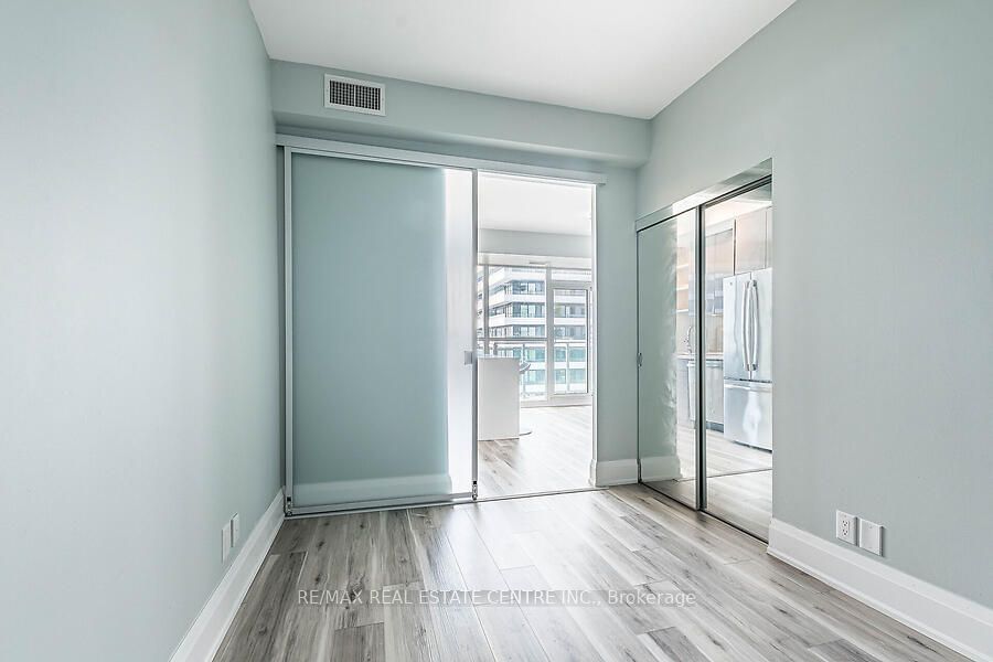 33 Shore Breeze Dr, unit 2611 for sale - image #25