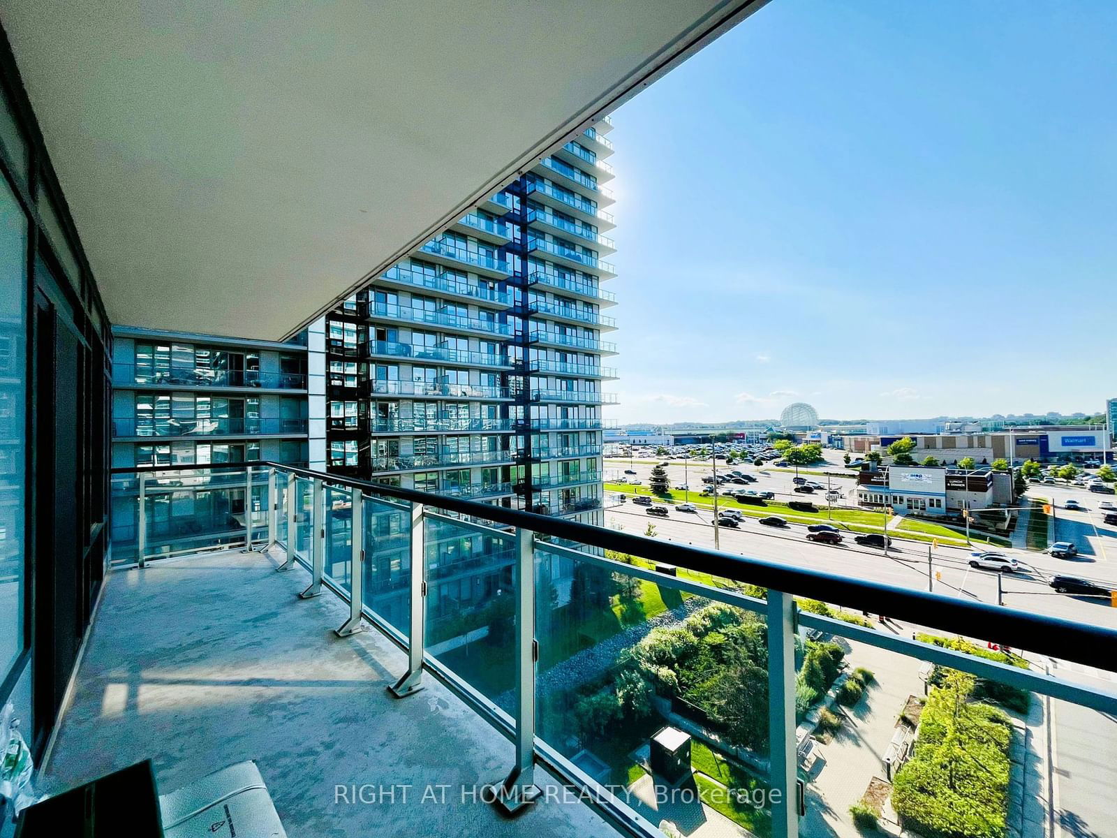 The West Tower Condos, Mississauga, Toronto