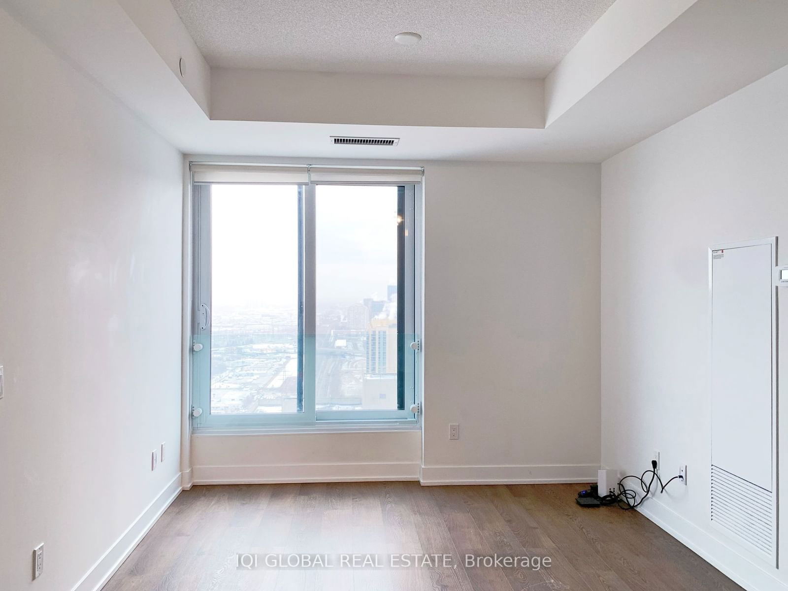 7 Mabelle Ave, unit 3610 for rent - image #2