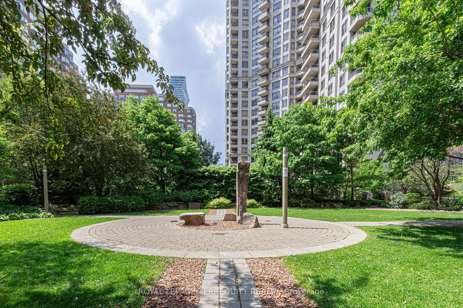 3888 Duke of York Blvd, unit 226 for sale - image #23