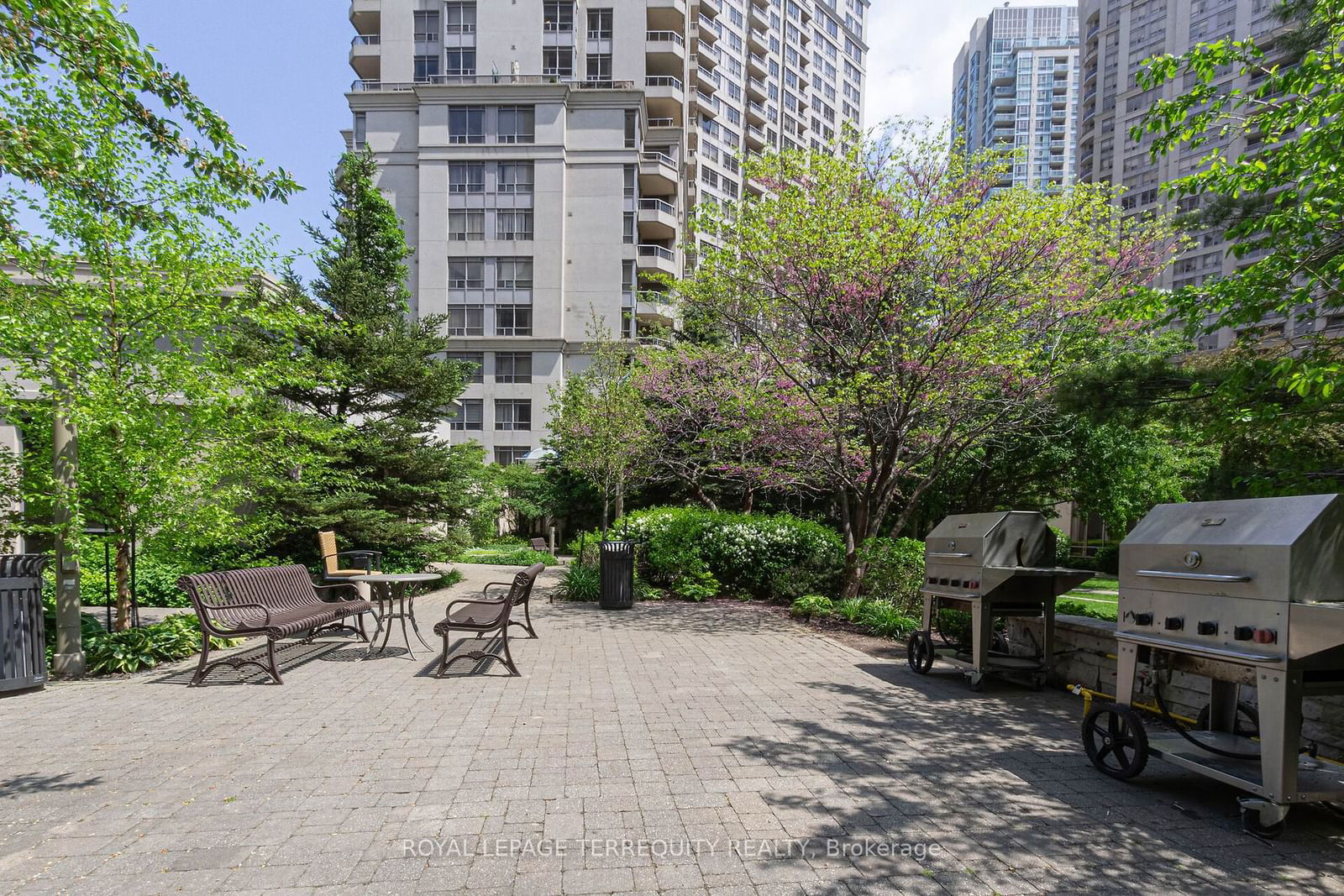 3888 Duke of York Blvd, unit 226 for sale