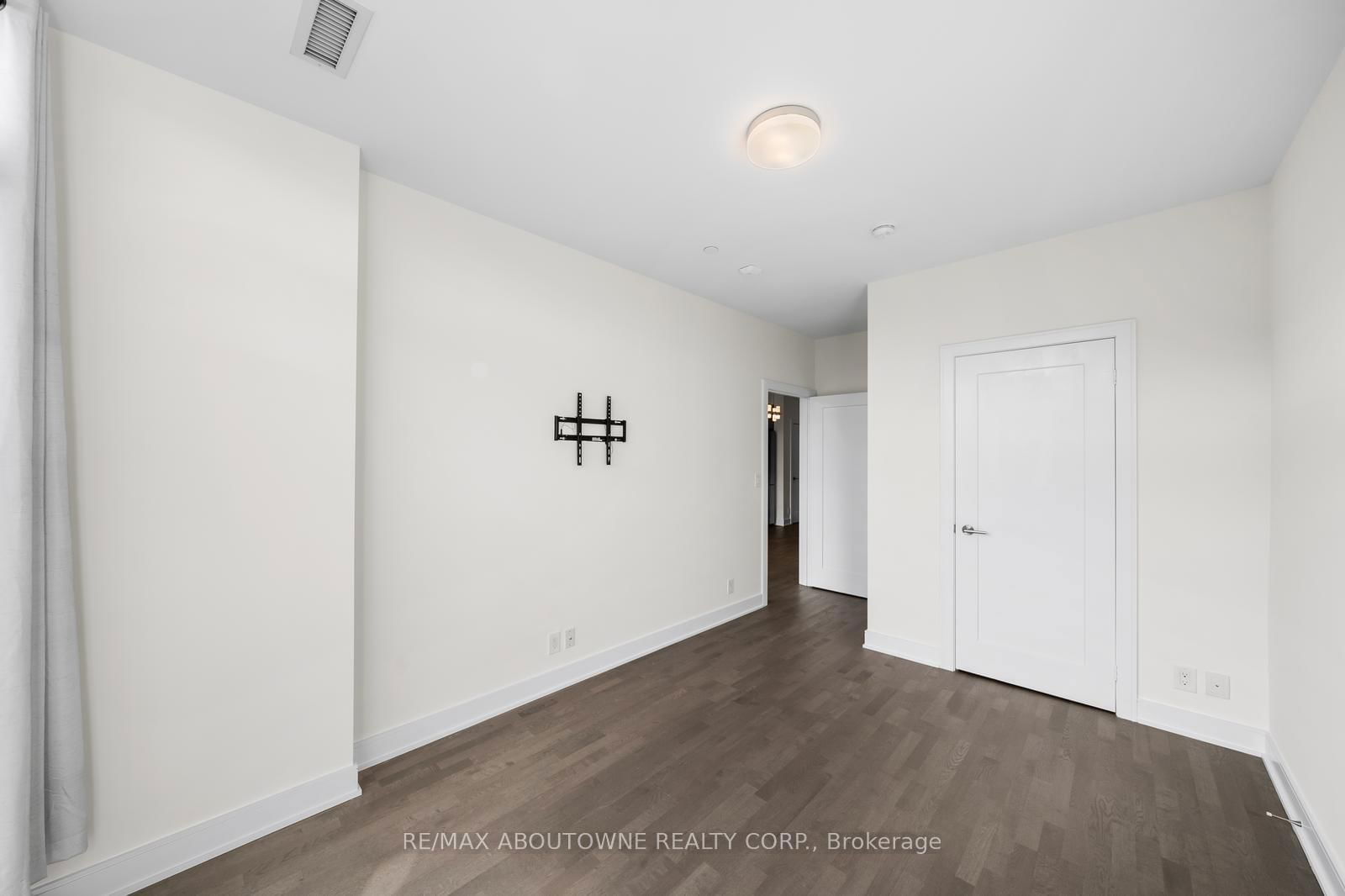 1575 Lakeshore Rd N, unit 404 for sale - image #17