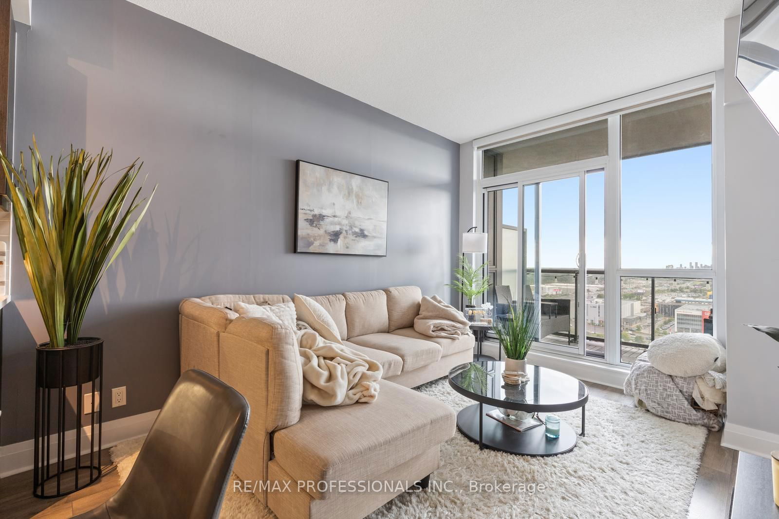 15 Zorra St, unit 2108 for rent - image #8