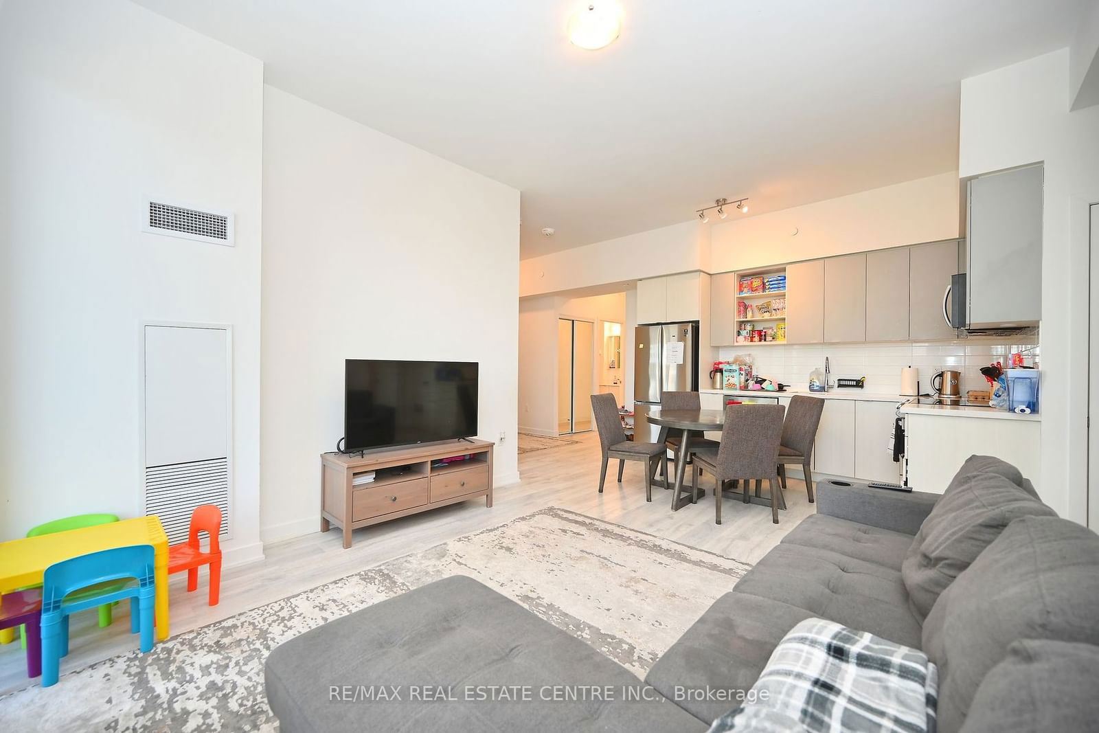 4675 Metcalfe Ave, unit 209 for sale - image #28