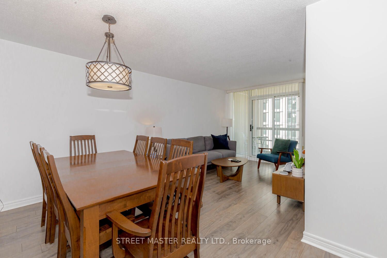 156 Enfield Pl, unit 1802 for sale