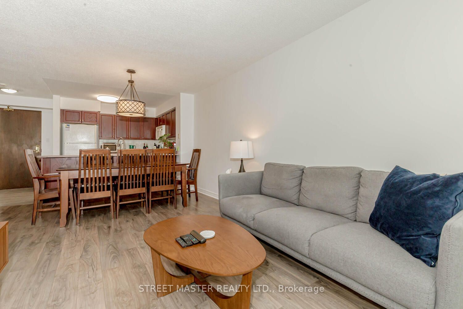 156 Enfield Pl, unit 1802 for sale