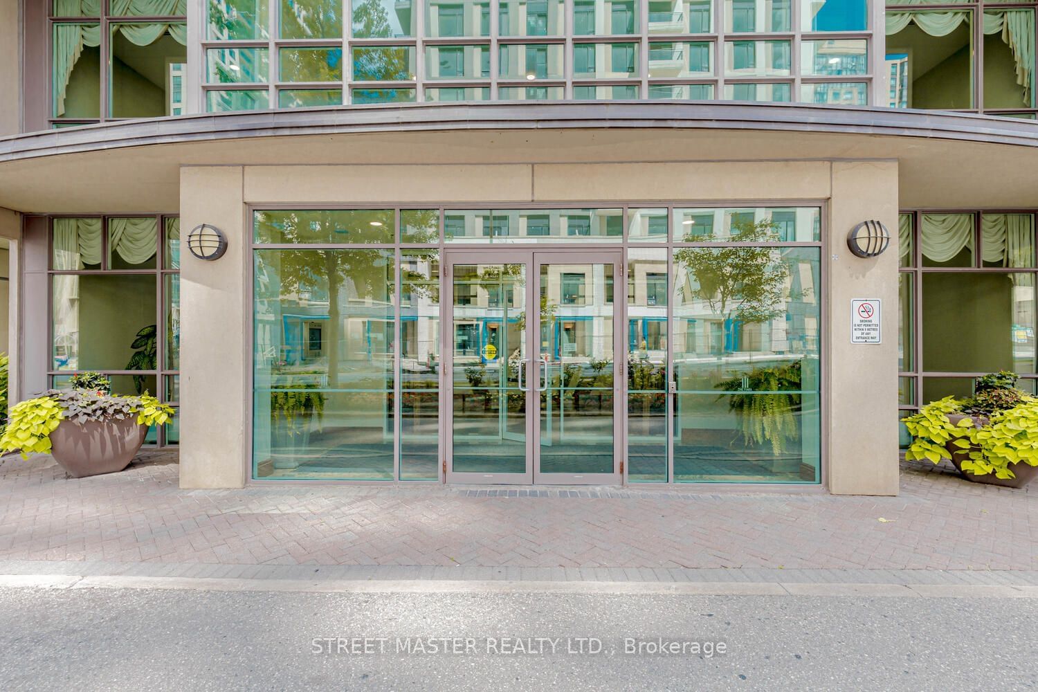 156 Enfield Pl, unit 1802 for sale - image #2