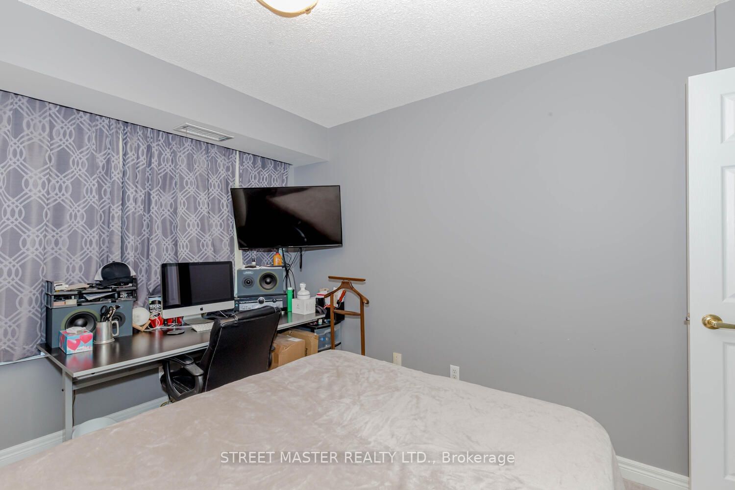 156 Enfield Pl, unit 1802 for sale - image #21