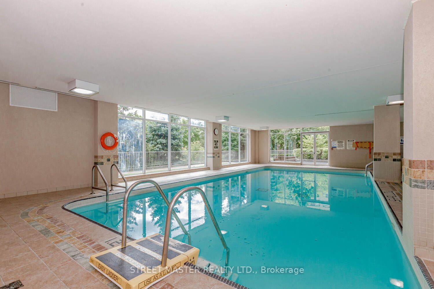 156 Enfield Pl, unit 1802 for sale - image #31