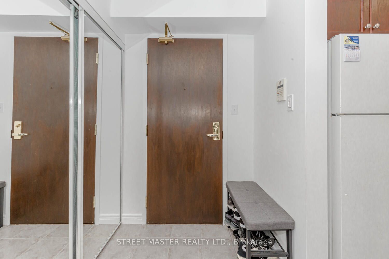 156 Enfield Pl, unit 1802 for sale - image #8