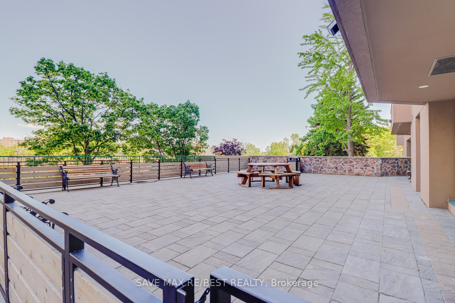 145 Hillcrest Ave, unit 911 for sale - image #33