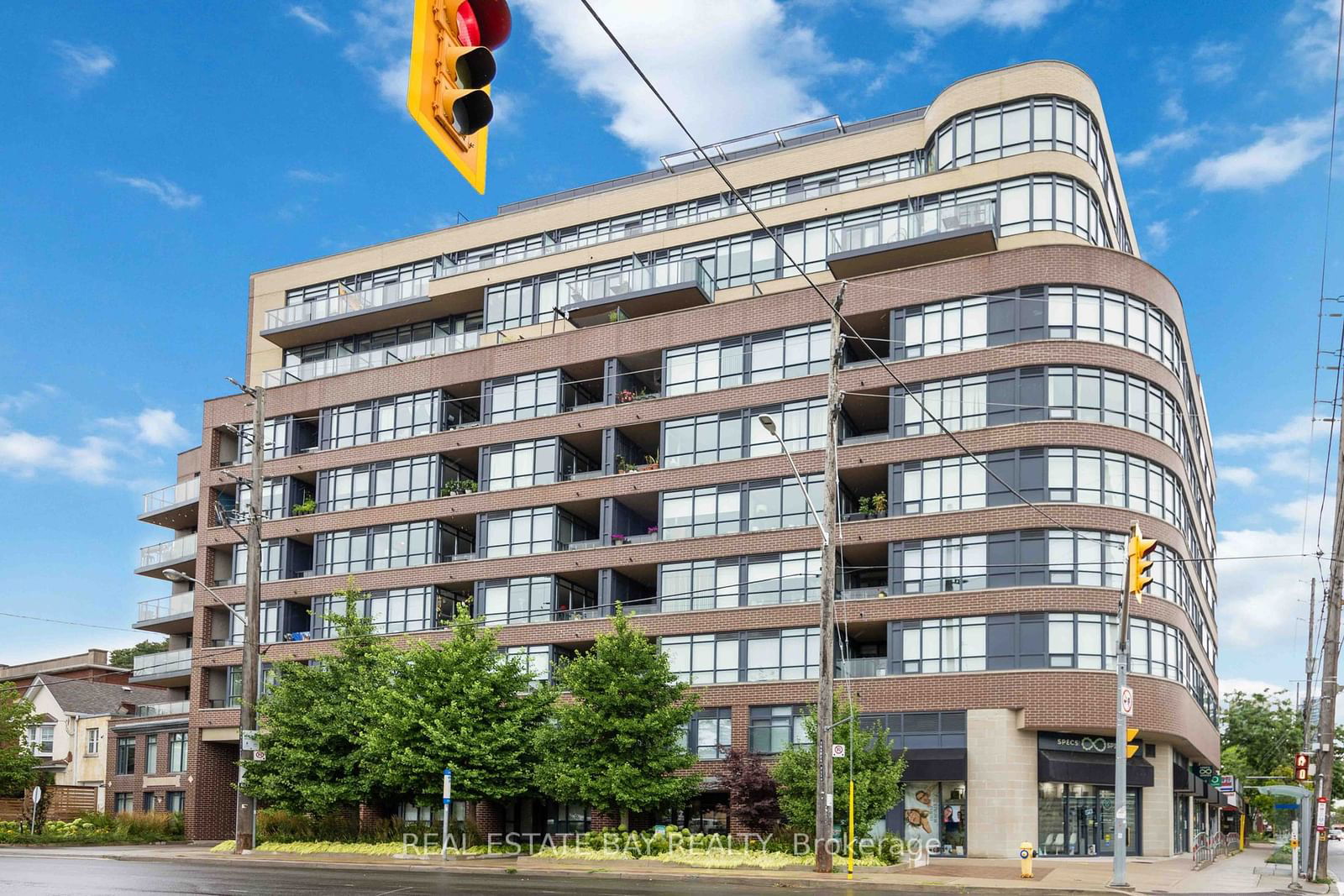 11 Superior Ave, unit 401 for sale - image #2