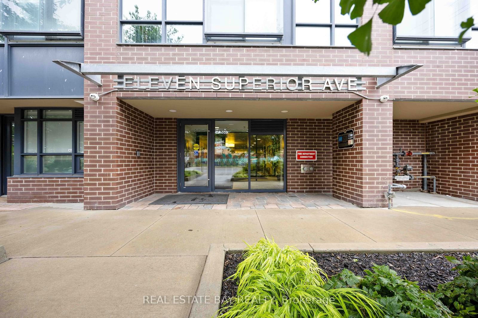 11 Superior Ave, unit 401 for sale - image #3