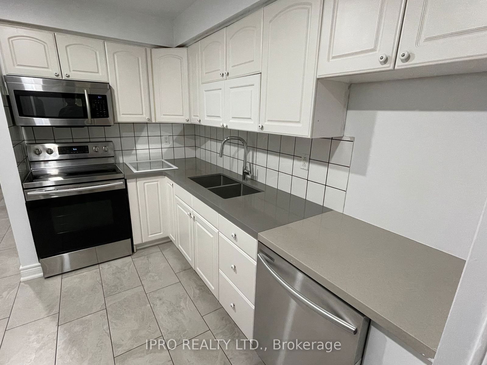 41 Mississauga Vly Blvd E, unit 35 for rent - image #4