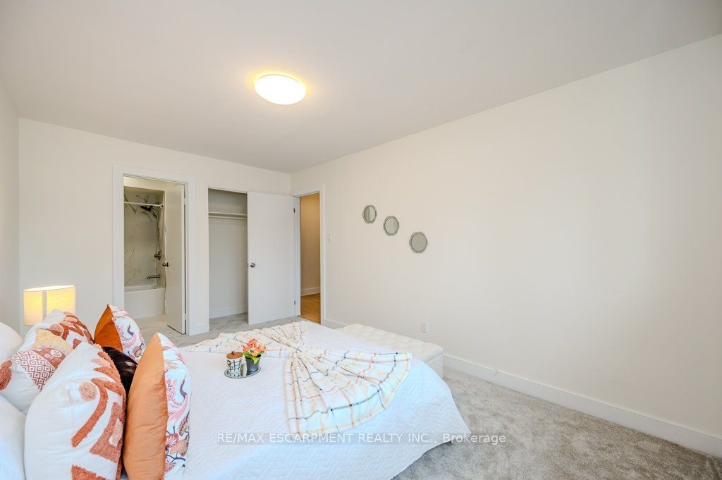 5219 Banting Crt, unit 77 for sale - image #20