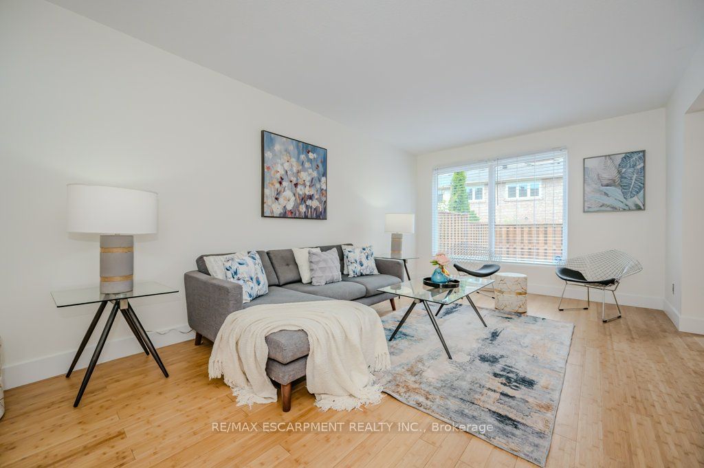 5219 Banting Crt, unit 77 for sale - image #6