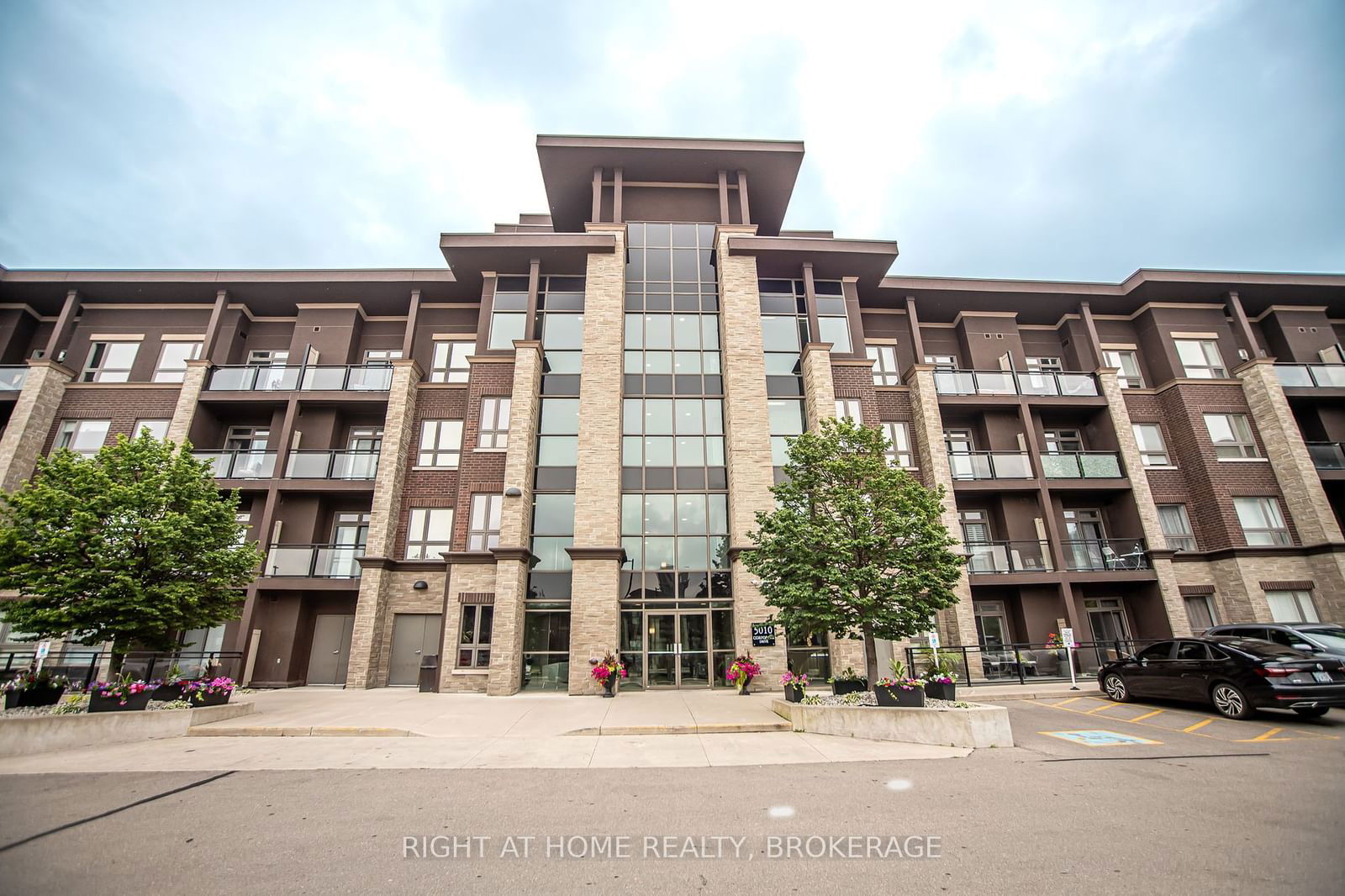 5010 Corporate Dr N, unit 404 for sale - image #1