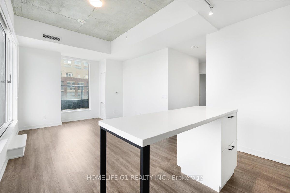 1808 St. Clair Ave W, unit 804 for rent - image #7